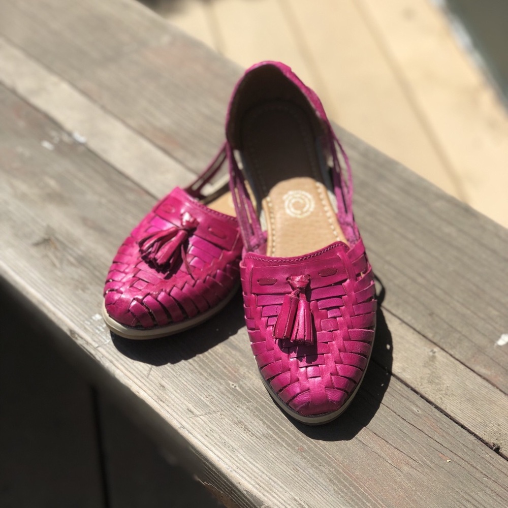 Fuchsia huaraches
